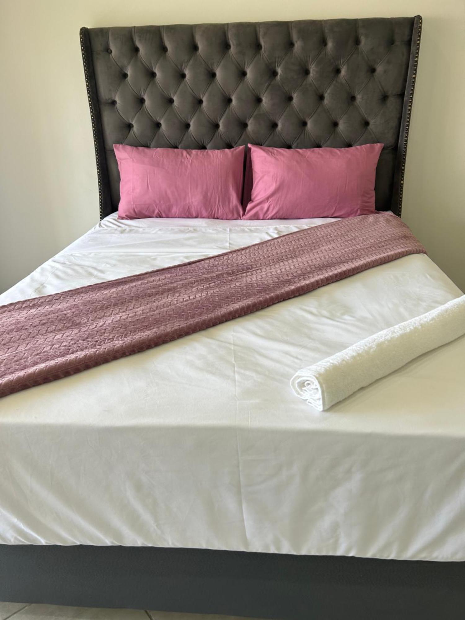 Chocolate City Guest House Ист-Лондон Экстерьер фото